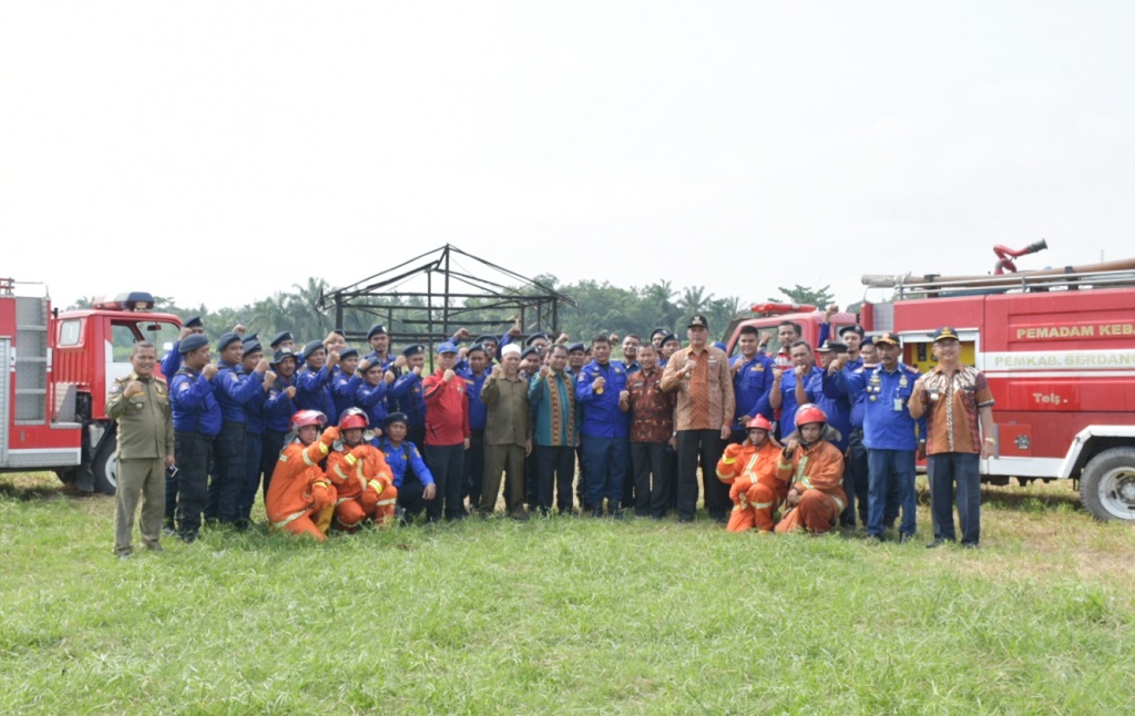 Satpol PP dan Damkar Sergai Gelar Simulasi Pemadaman Kebakaran