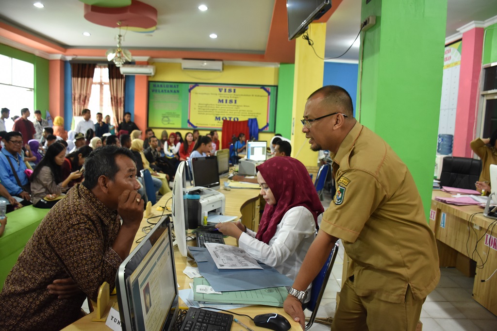 Seratusan Masyarakat Sergai Urus Dokumen Kependudukan Setiap Harinya