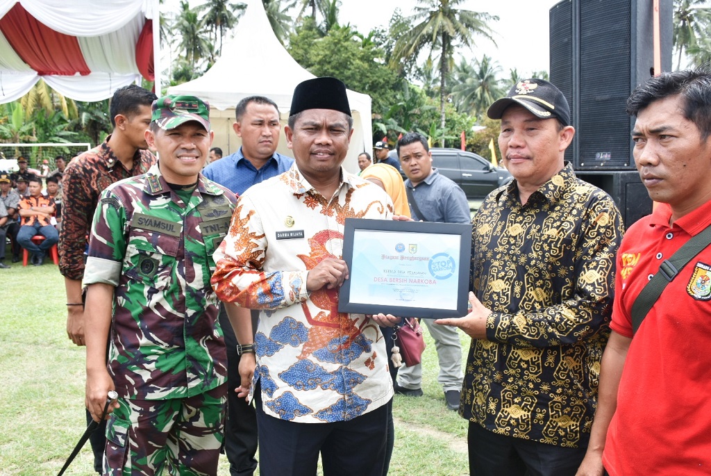 Pencanangkan Desa Bersih Narkoba, Plh Bupati Sergai : Libatkan Semua Pihak Untuk Perangi Narkoba