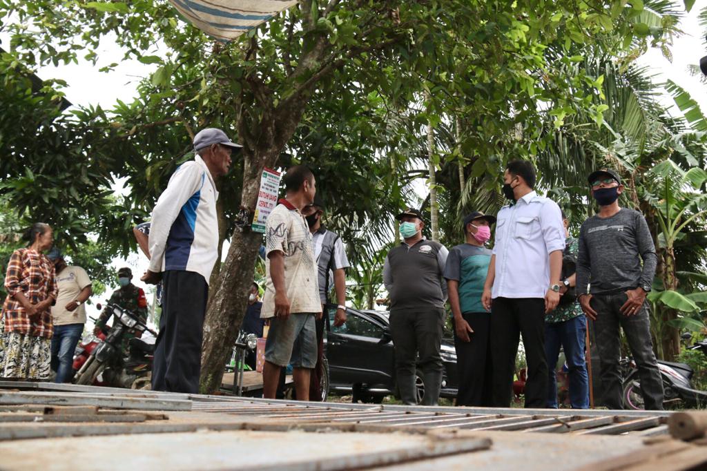 Wabup Sergai Serahkan Bantuan Pada Korban Terdampak Puting Beliung