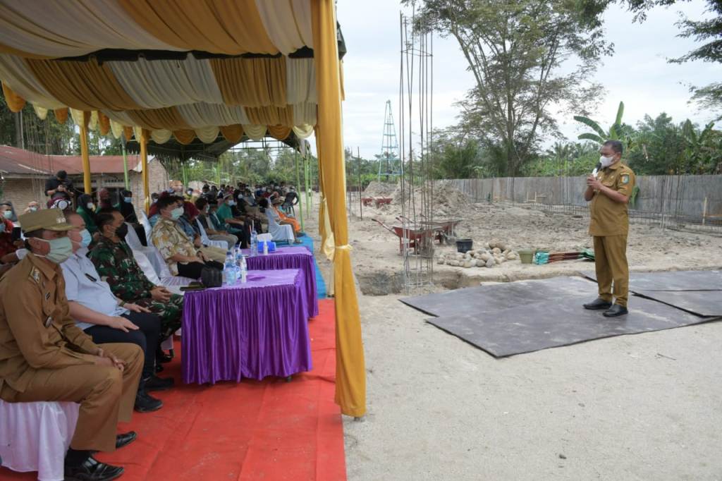 Peletakkan Batu Pertama Pabrik Es Balok, Bupati Sergai : “ Ini Sudah Dinantikan Nelayan Sejak Dahulu ”   