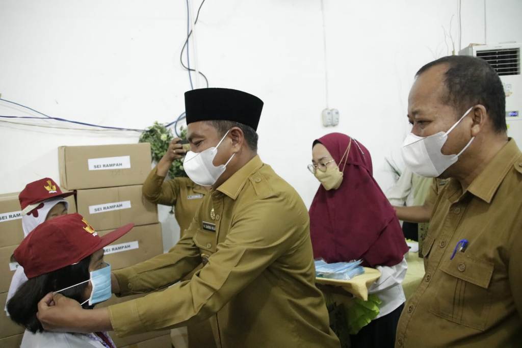 Terapkan Prokes Saat PTM, Pemkab Sergai  Bagikan 78.200 Masker Bagi Pelajar SD dan SMP