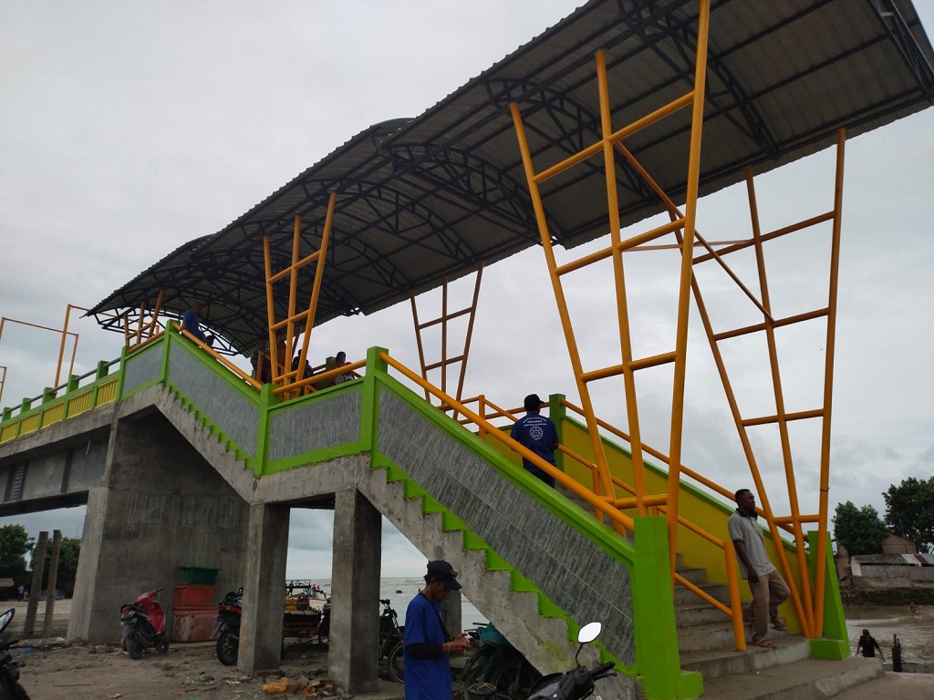 Keindahan Pantai Sialang Buah Terlihat Dari Sisi Jembatan