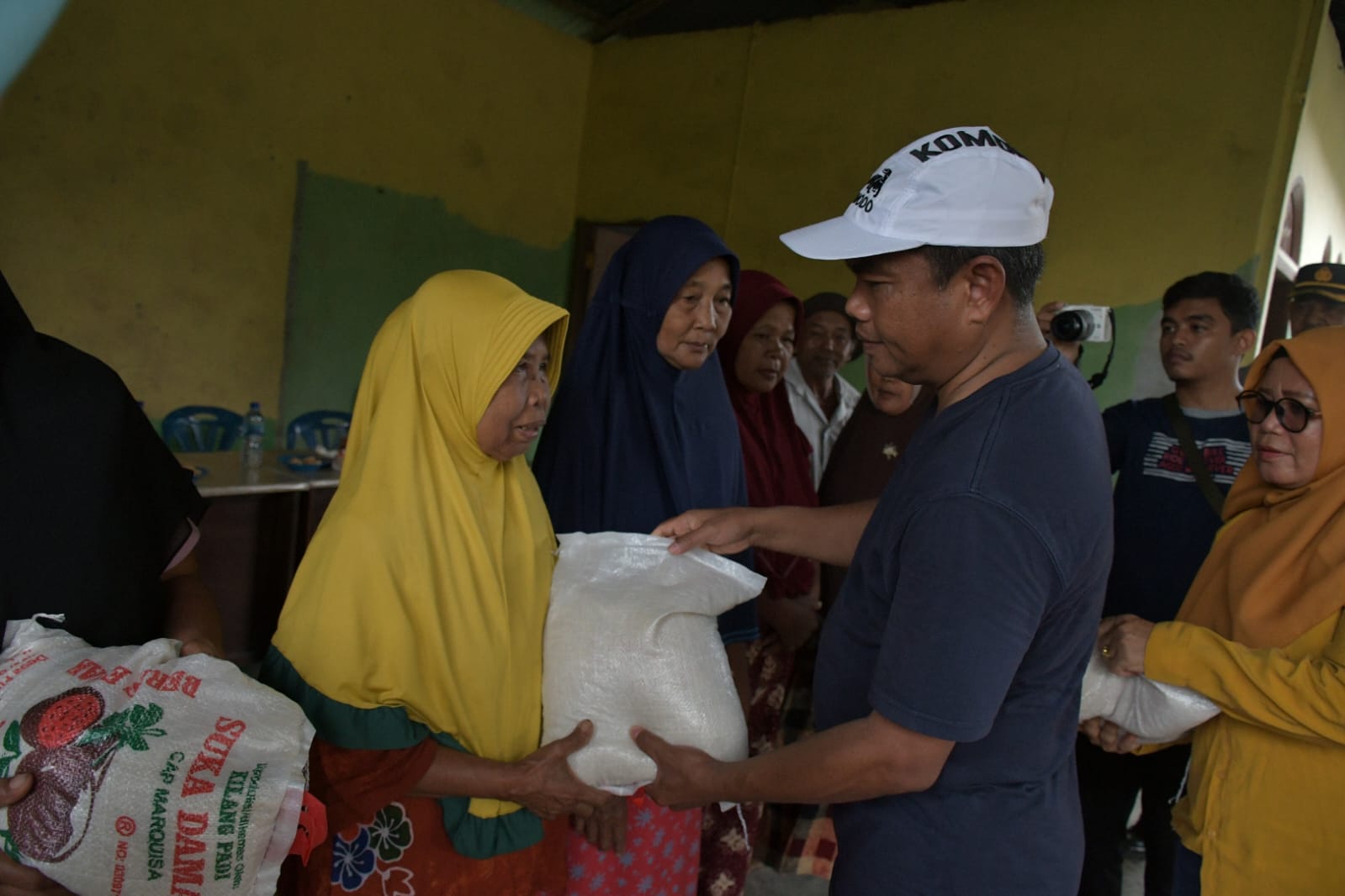 Bupati Sergai Beri Bantuan Sekaligus Tampung Keluhan Korban Banjir 