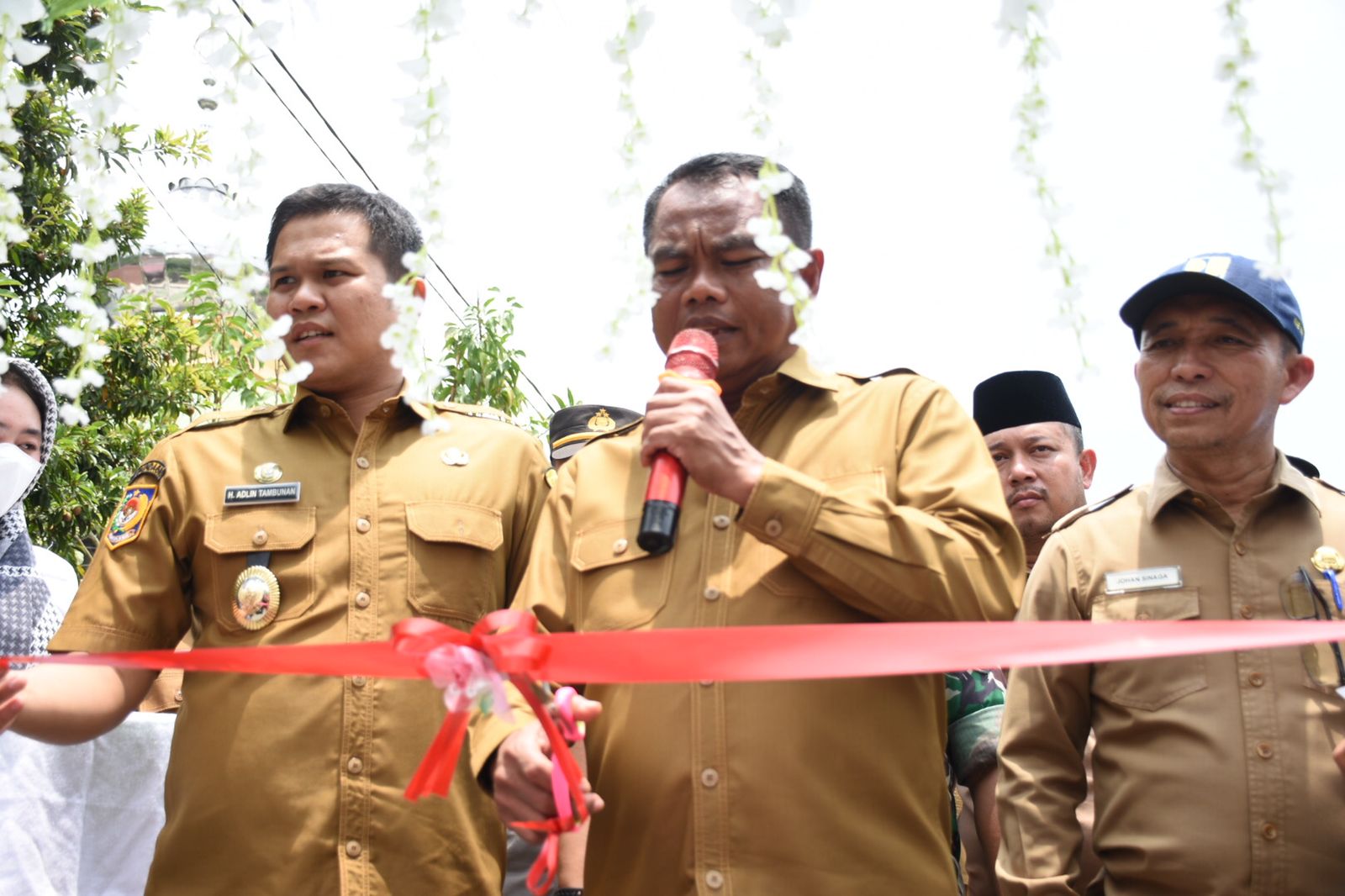 Jalan Sepanjang 1.000 Meter Diresmikan Bupati dan Wabup Sergai, Masyarakat Desa Sampaikan Terima Kasih