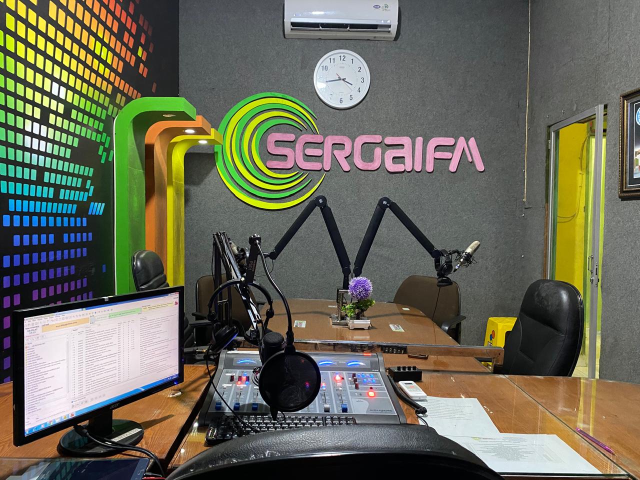 Nikmati Ragam Informasi Pembangunan dan Hiburan di “Radio 92,50 Sergai FM”