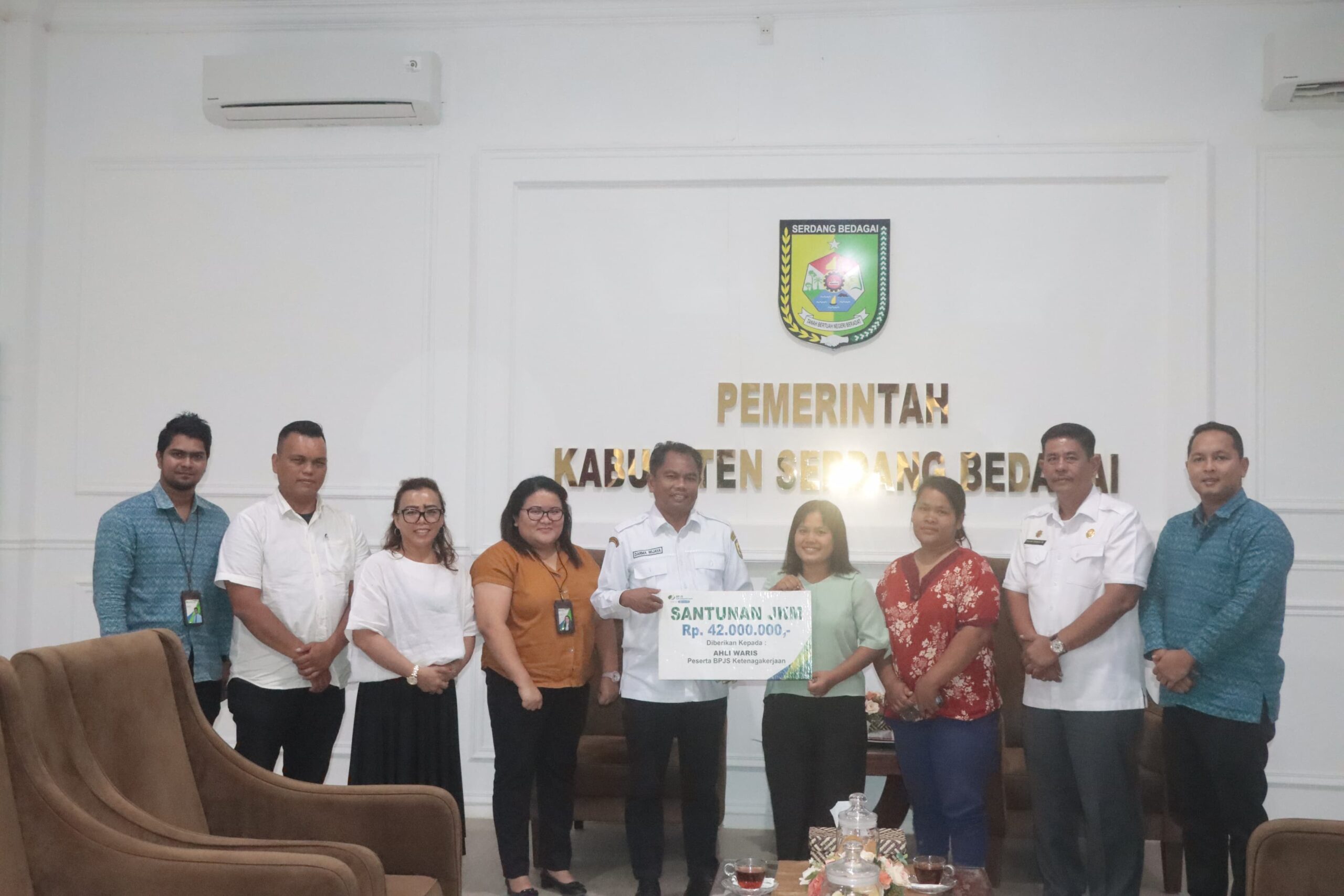 Bupati Sergai Serahkan Santunan JKM bagi Ahli Waris Guru Sekolah Minggu