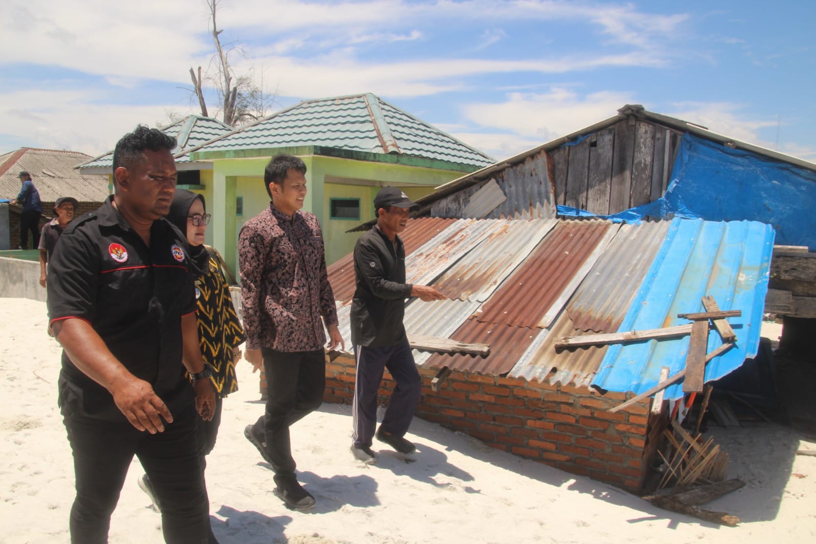 Wabup Sergai Tinjau Korban Banjir Rob di Desa Bagan Kuala