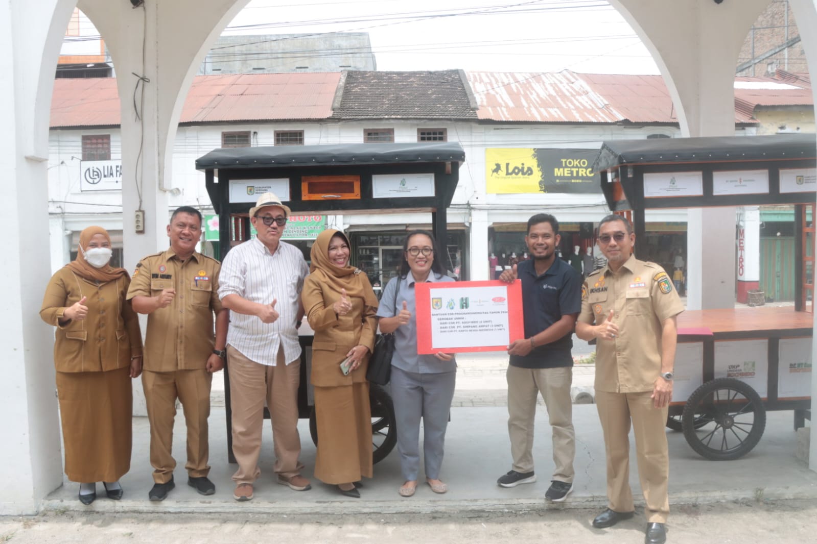 Pemkab Sergai salurkan Bantuan CSR Gerobak kepada Pedagang di Saujana Rasa