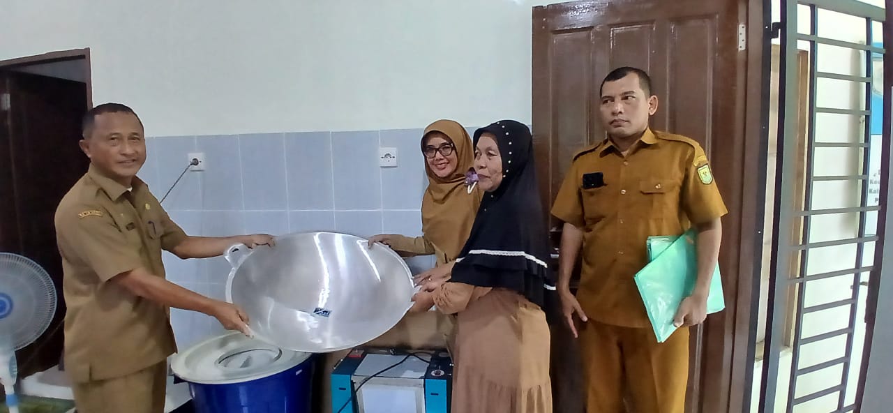 Pemkab Sergai Pacu Kemandirian Sektor Perikanan Lewat Bantuan Peralatan Pengolahan Ikan